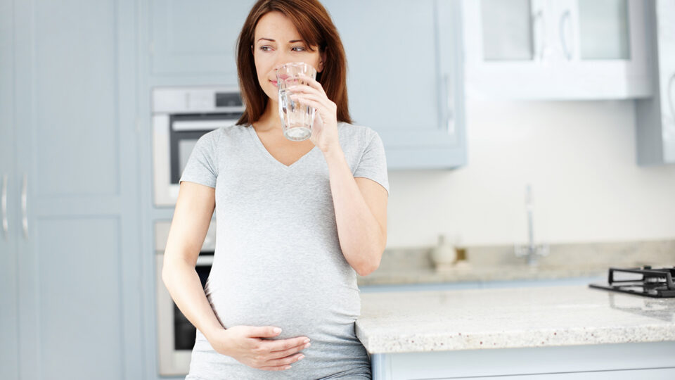 Is Alkaline Water Safe for Pregnant Women? A Complete Answer - Mommy B ...